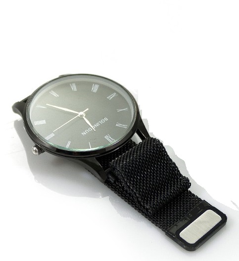 zwart-metalen-quartz-horloge