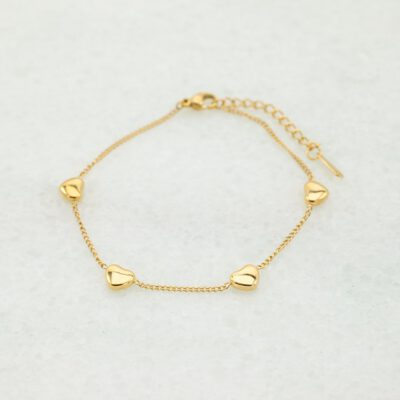 Armband met 4 hartjes